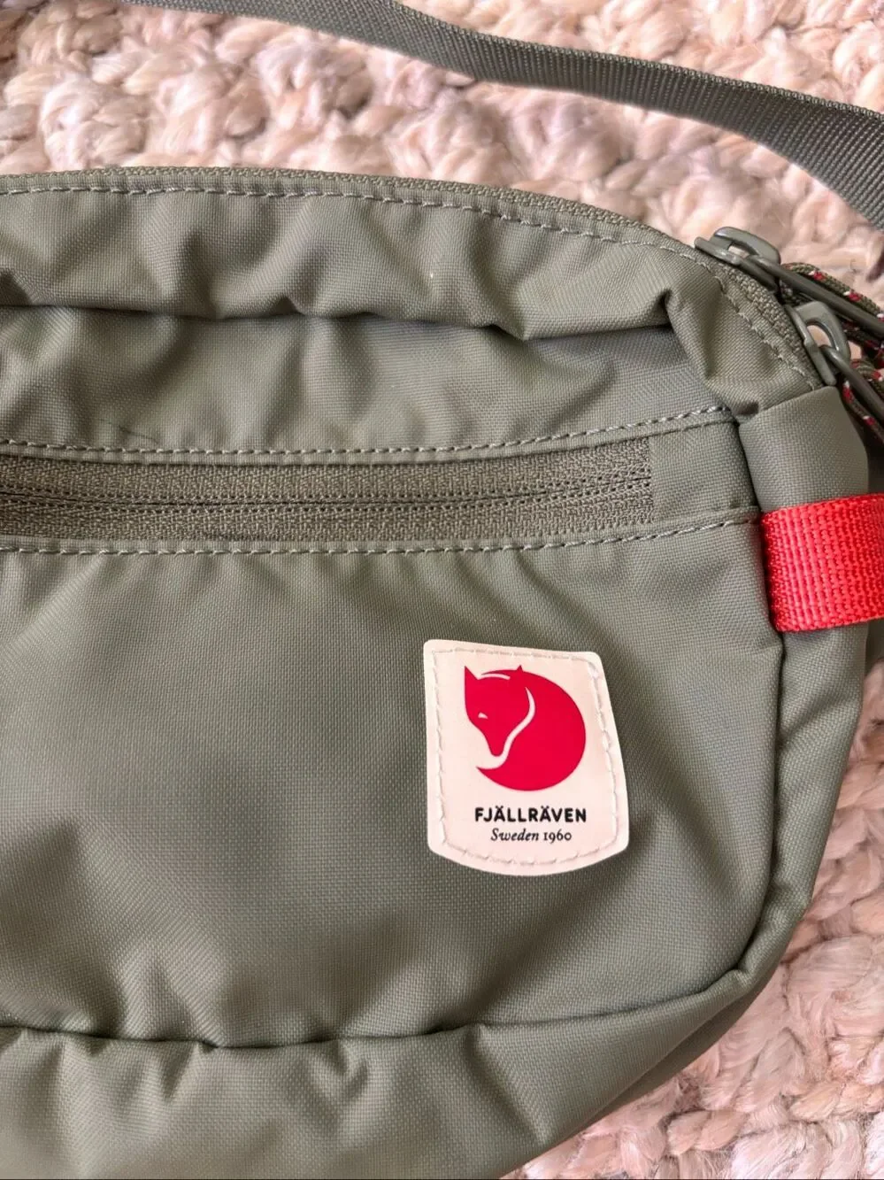 NWOT FJALLRAVEN HIGH COAST HIP PACK EVERYDAY OUTDOOR, Olive green